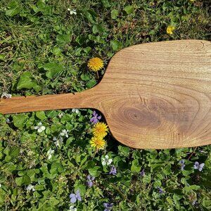 11" Butternut pizza peel. New.